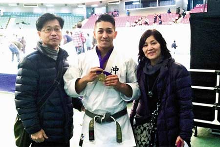 Kiyuna Ryo & parents