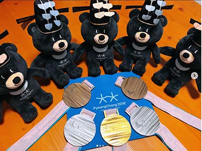 かわいい村岡桃佳がパラリンピックで二刀流の活躍　平昌パラのメダル