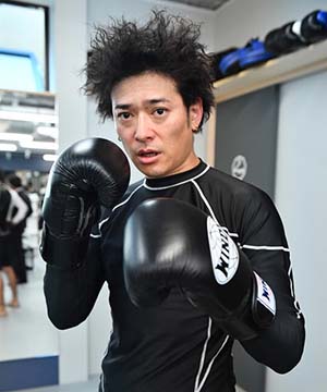 元妻が宮崎あおいの高岡蒼佑は現在キックボクシングで格闘家デビュー